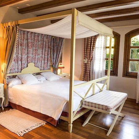 El Castell De Ciutat - Relais & Chateaux Ла-Сеу-д'Уржель Екстер'єр фото