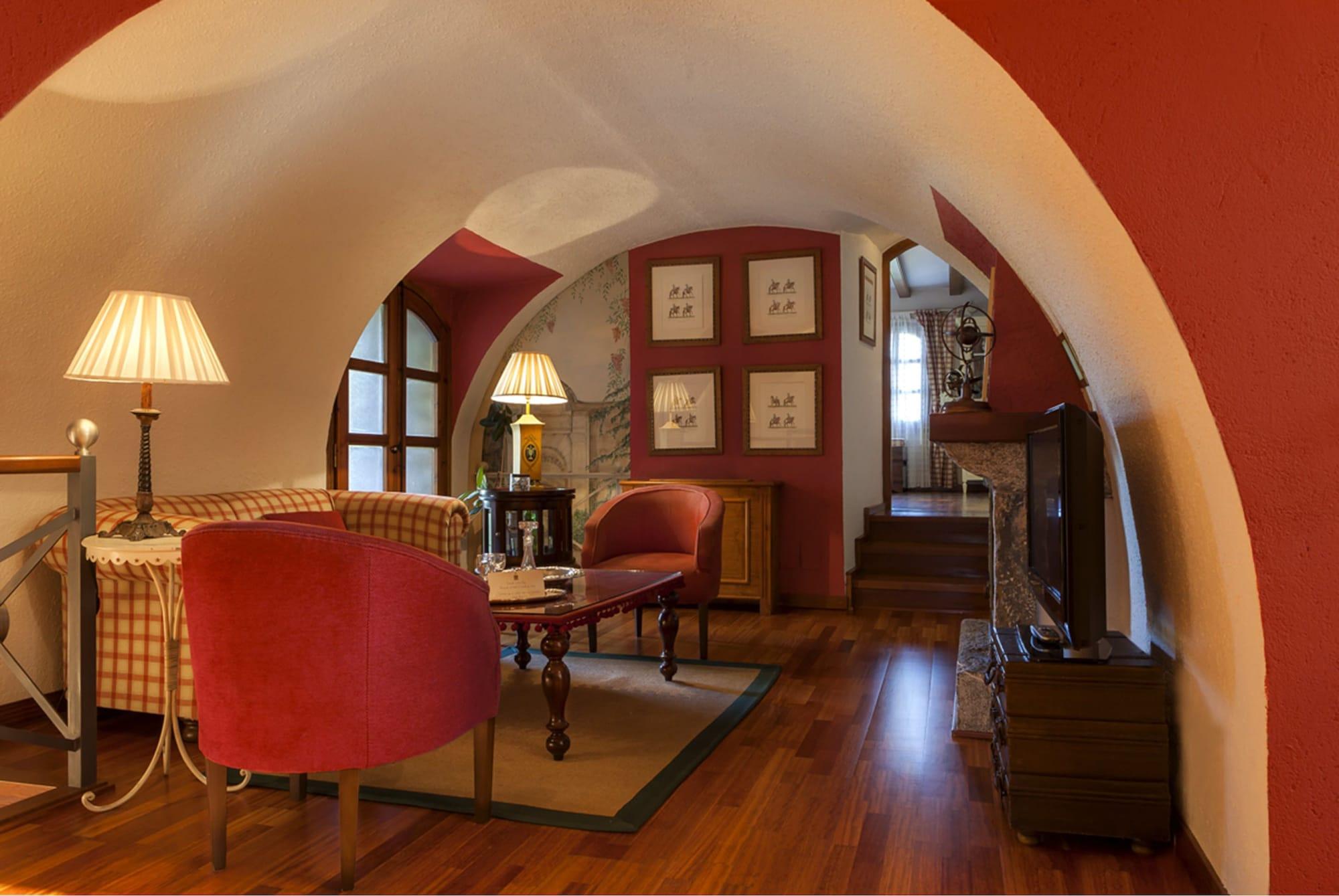 El Castell De Ciutat - Relais & Chateaux Ла-Сеу-д'Уржель Екстер'єр фото